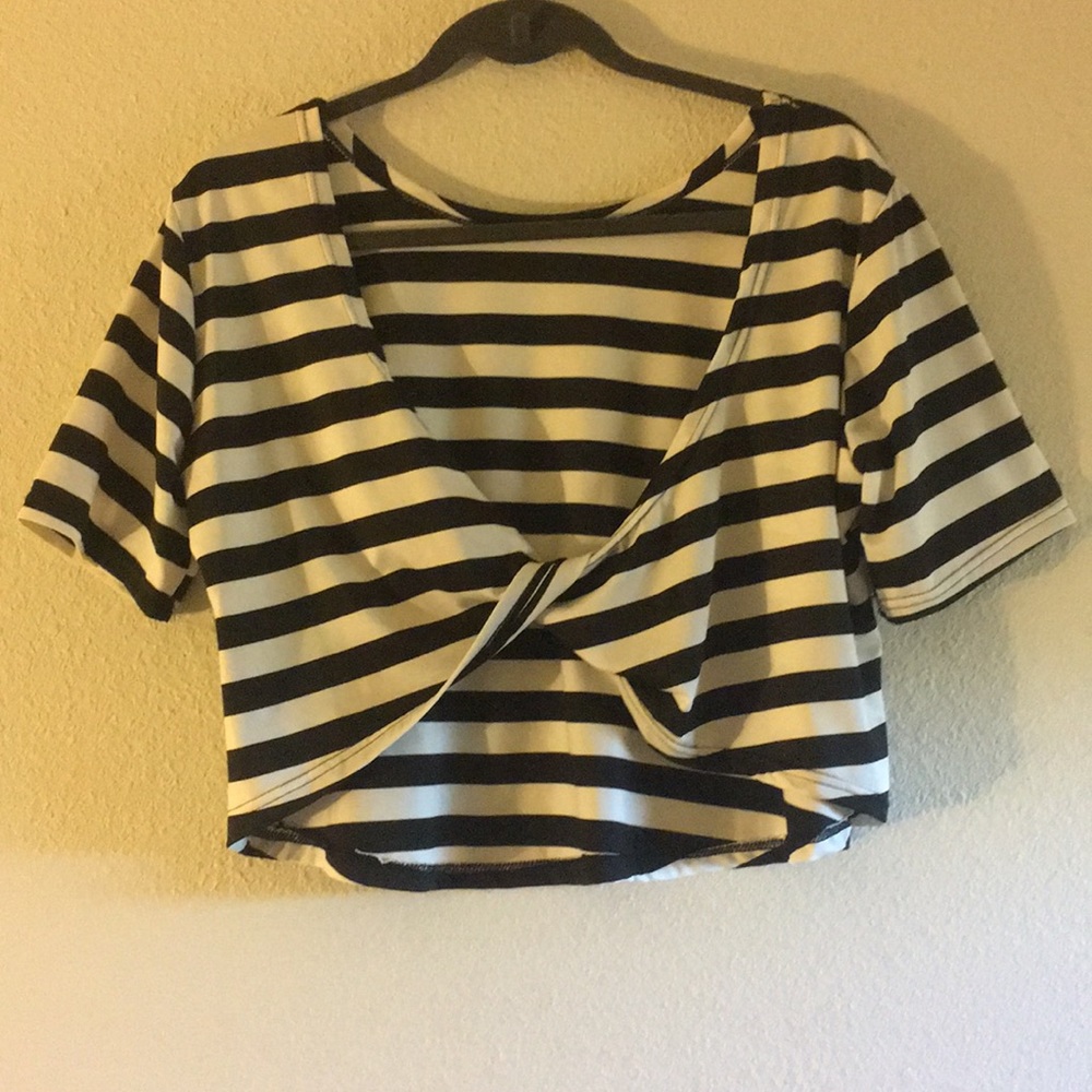 💥3for$25💥Xizi Fashion Crop Top With Twisted Back